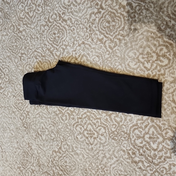 Ivivva by Lululemon Girls Black Cropped Leggings Size 10 - Picture 3 of 3